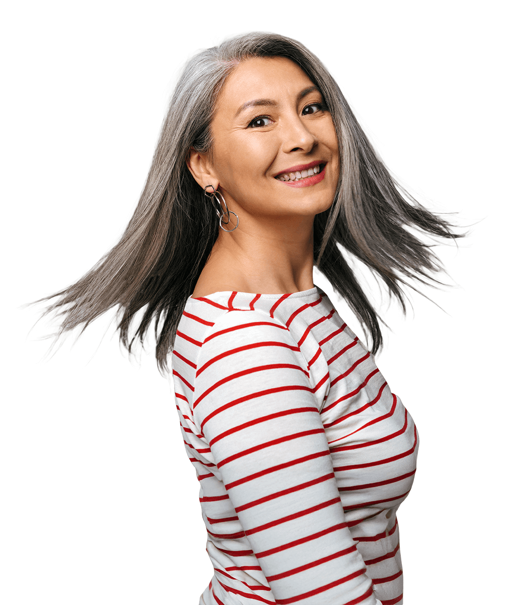 mulher elegante ouvindo bem audiocare