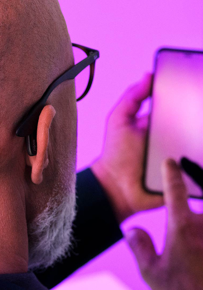 styletto ax phone in hand