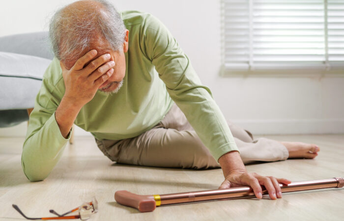 elderly people accident slip and fall, accident of senior slip and fall to floor